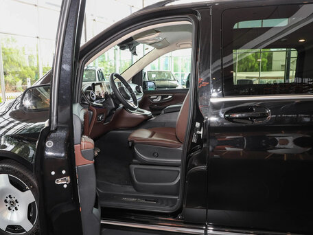 2025 Mercedes-Benz V-Класс Long 300 длинный III (W447) Рестайлинг 2, чёрный, 9675500 рублей, вид 4