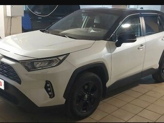 2020 Toyota RAV4 V (XA50), белый, 3100000 рублей, вид 2