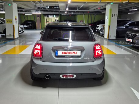 2017 Mini Hatch Cooper D III (F55/F56), серый, 1820000 рублей, вид 3