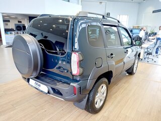 2025 Lada (ВАЗ) Niva Travel I, зелёный, 1686500 рублей, вид 2
