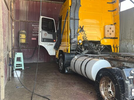 1999 Volvo FL, жёлтый, 3700000 рублей, вид 1