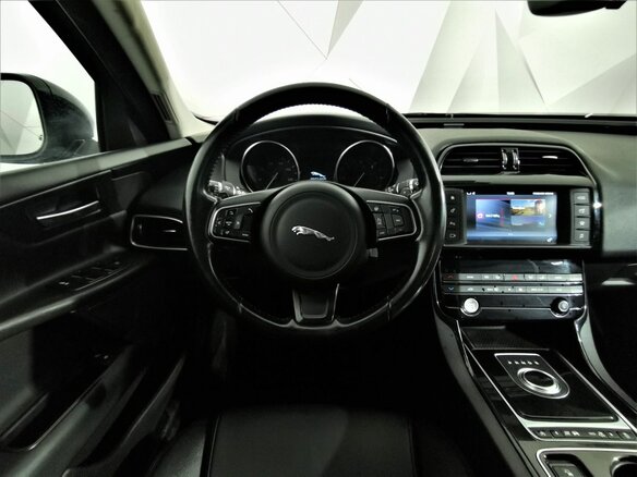 2017 Jaguar XE I, чёрный, 1595000 рублей - вид 17