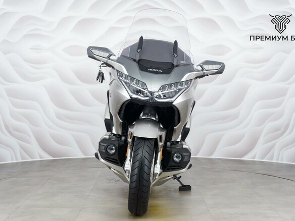 2024 Honda GL 1800 Gold Wing, серебристый, 3149000 рублей - вид 3