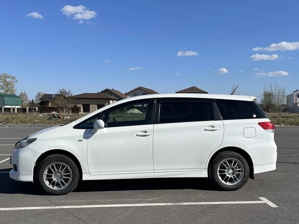 2010 Toyota Wish II, белый, 890000 рублей - вид 3