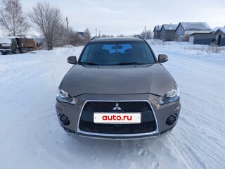 2011 Mitsubishi Outlander II Рестайлинг, коричневый, 1050000 рублей, вид 2