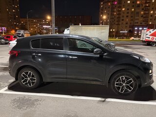 2020 Kia Sportage IV Рестайлинг, чёрный, 2000000 рублей, вид 1