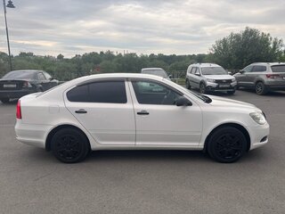 2011 Skoda Octavia II (A5) Рестайлинг, белый, 650000 рублей, вид 2