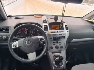 2013 Opel Zafira B Рестайлинг, серебристый, 1100000 рублей, вид 5