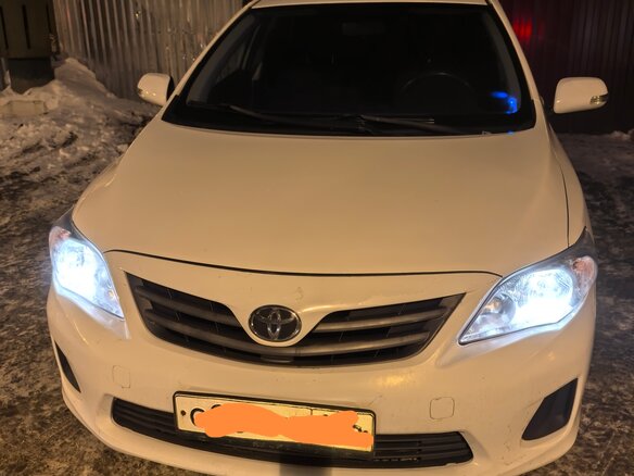 2012 Toyota Corolla X (E140, E150) Рестайлинг, белый, 910000 рублей