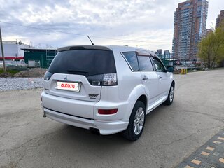 2010 Mitsubishi Outlander II Рестайлинг, белый, 1275000 рублей, вид 4