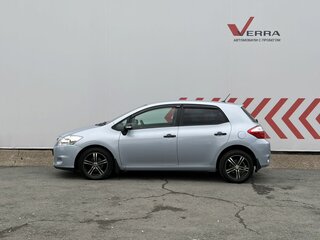 2010 Toyota Auris I Рестайлинг, серебристый, 950000 рублей, вид 2