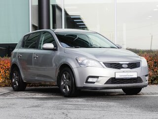 2010 Kia Ceed I Рестайлинг, серебристый, 600000 рублей, вид 5