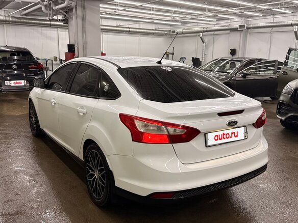 2013 Ford Focus III, белый, 850000 рублей - вид 4