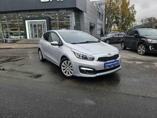 2017 Kia Ceed II Рестайлинг, серебристый, 1120000 рублей, вид 3