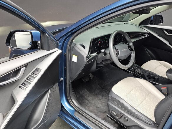 2022 Kia Niro II, синий, 2050000 рублей - вид 17