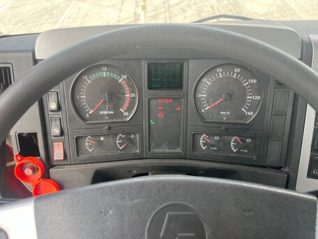 2011 Shacman (Shaanxi) X3000, красный, 1600000 рублей, вид 4
