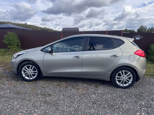 2015 Kia Ceed II, бежевый, 1350000 рублей - вид 4