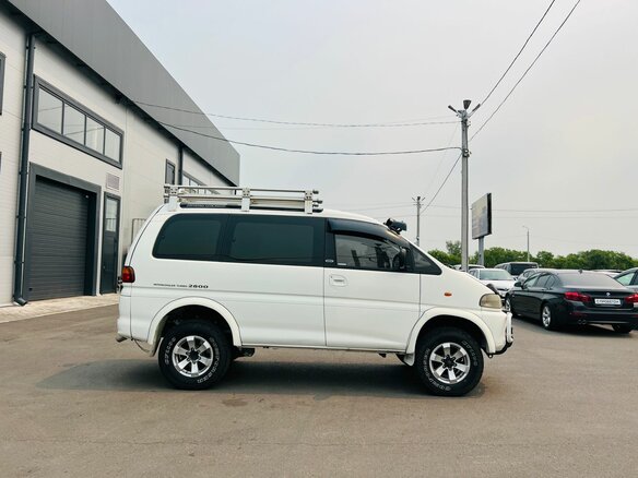 1991 Mitsubishi Delica III, белый, 979000 рублей - вид 7