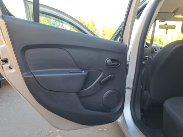 2014 Renault Sandero II, серый, 650000 рублей - вид 11