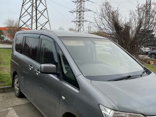 2011 Nissan Serena IV (C26), серый, 1350000 рублей, вид 3