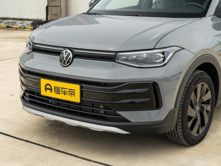 2026 Volkswagen Tharu XR, серый, 2190000 рублей, вид 4