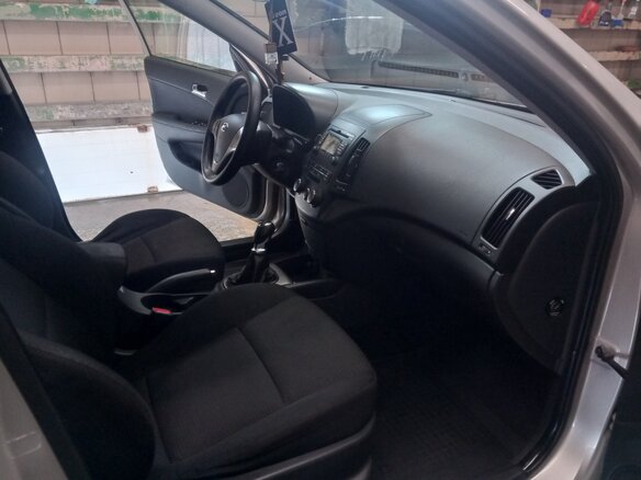 2011 Hyundai i30 I Рестайлинг, бежевый, 730000 рублей - вид 12
