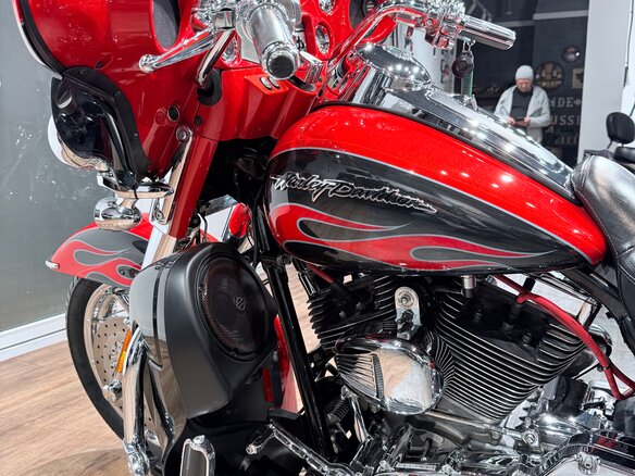 2011 Harley-Davidson CVO Limited, красный, 1599000 рублей - вид 21