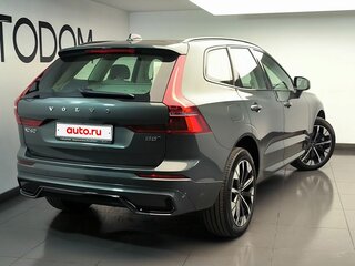 2026 Volvo XC60 II Рестайлинг 2, серый, 8600000 рублей, вид 3