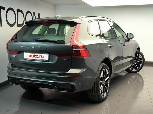 2026 Volvo XC60 II Рестайлинг 2, серый, 8600000 рублей - вид 2