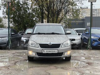 2013 Skoda Fabia II Рестайлинг, бежевый, 779000 рублей, вид 2