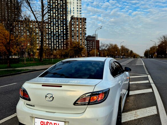 2011 Mazda 6 II (GH) Рестайлинг, белый, 1300000 рублей - вид 5