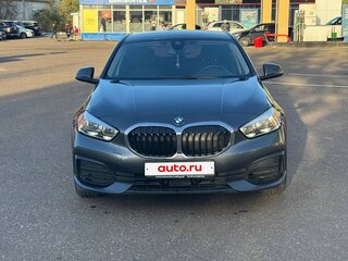 2019 BMW 1 серии 118i III (F40), серый, 2250000 рублей, вид 2