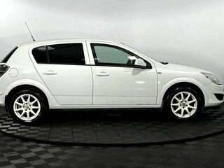 2012 Opel Astra H Рестайлинг, белый, 690000 рублей, вид 5