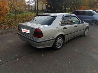 1998 Mercedes-Benz C-Класс 180 I (W202) Рестайлинг, серебристый, 350000 рублей, вид 3