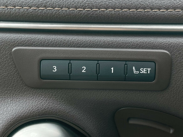 2019 Lexus ES 250 VII, чёрный, 3890000 рублей - вид 15