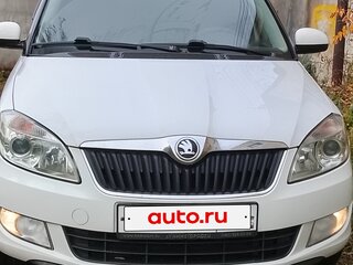 2013 Skoda Fabia II Рестайлинг, белый, 505000 рублей, вид 2