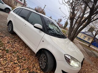 2012 Skoda Fabia II Рестайлинг, белый, 670000 рублей, вид 2
