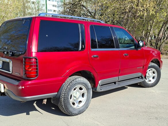 1997 Lincoln Navigator I, красный, 1000000 рублей - вид 5