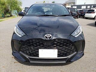 2023 Toyota Yaris IV, чёрный, 1014000 рублей, вид 2