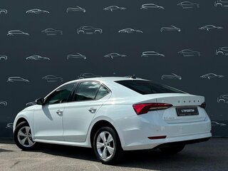 2021 Skoda Octavia IV (A8), белый, 1795400 рублей, вид 4