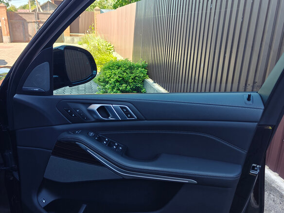 2020 BMW X5 45e IV (G05/G18), чёрный, 6700000 рублей - вид 16