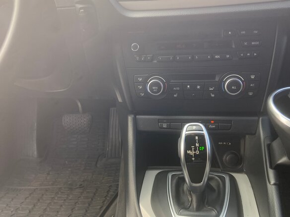 2013 BMW X1 20d I (E84) Рестайлинг, серый, 1470000 рублей - вид 11