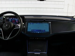 2025 Mercedes-Benz E-Класс 200 VI (W214, S214), чёрный, 6655000 рублей, вид 2