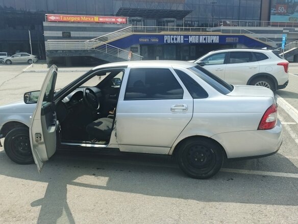 2011 Lada (ВАЗ) Priora I, серебристый - вид 2