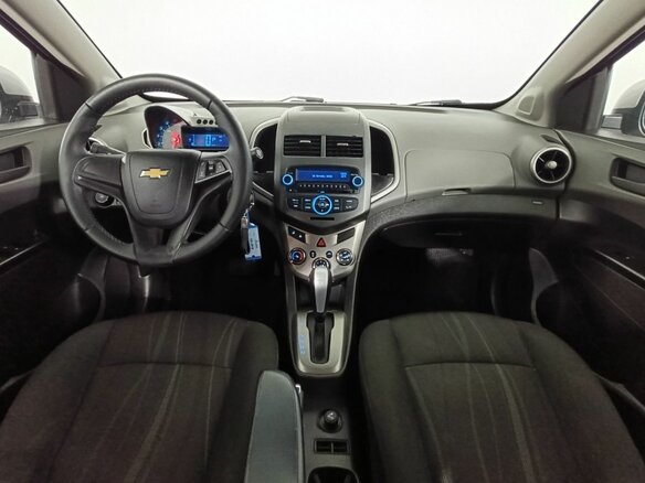 2012 Chevrolet Aveo II, серебристый, 570000 рублей - вид 9