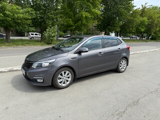 2015 Kia Rio III Рестайлинг, серый, 1200000 рублей, вид 3