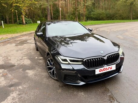 2022 BMW 5 серии 530i xDrive VII (G30/G31/G38) Рестайлинг, чёрный, 4200000 рублей, вид 2