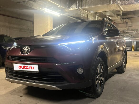 2017 Toyota RAV4 IV (XA40) Рестайлинг, красный, 2300000 рублей - вид 5