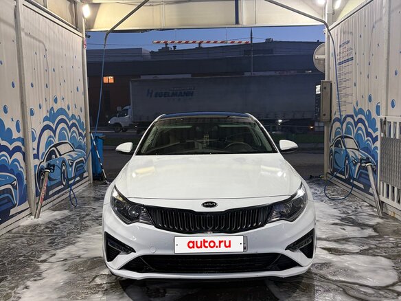 2019 Kia Optima IV Рестайлинг, белый, 1850000 рублей