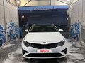 2019 Kia Optima IV Рестайлинг, белый, 1850000 рублей